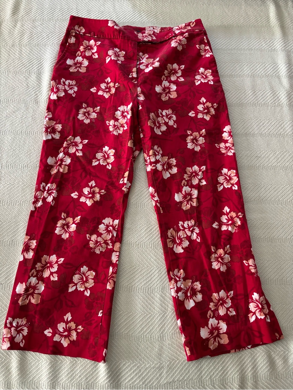 Vintage Herman Geist Women's Red Floral Cropped Wide-Leg Pants